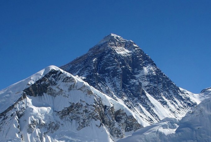 Everest-680x457.jpg