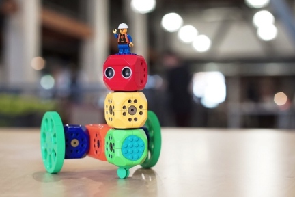 机器人版乐高：Robo Wunderkind机器人积木玩具